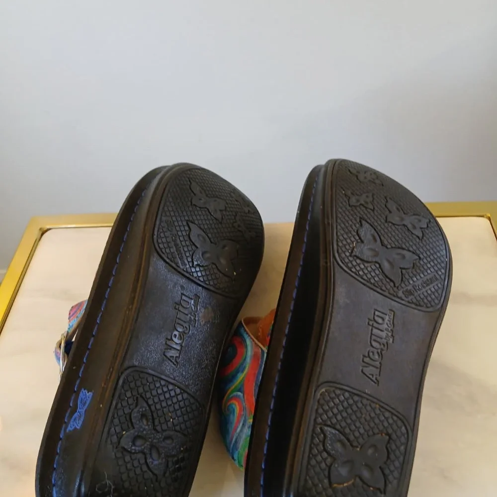 Alegria Vibrant Swirl Unique Fashion Statement Shoes Size 39.